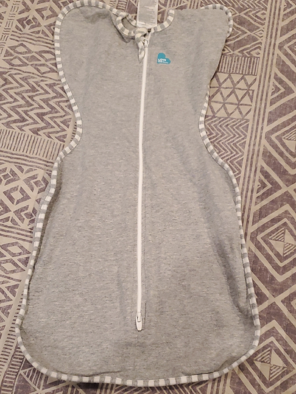 Love to dream Grey and White Infant Sleep Sack with Front Zipper Size S 8-13 Lbs